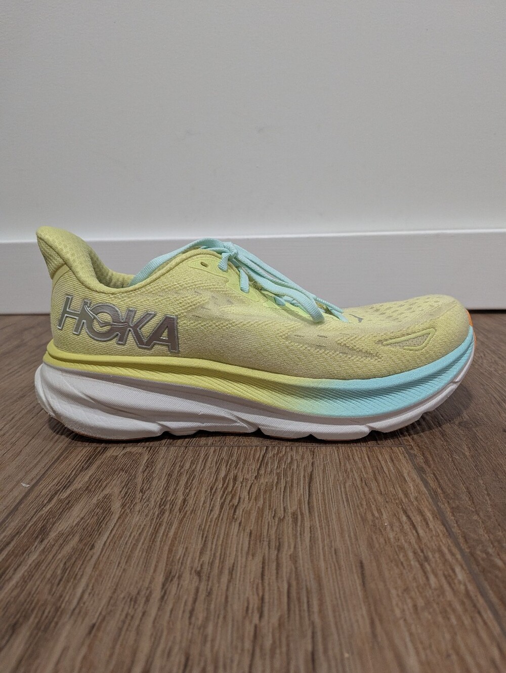 HOKA Clifton 9 Size 7.5B - Picture 7 of 12